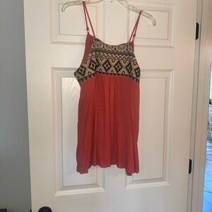 Doe & Rae Coral Patterned Top